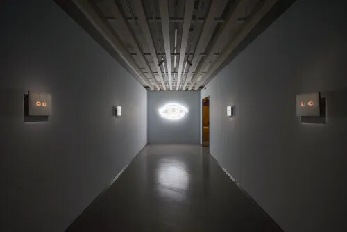 時間的眼神遊離|法國觀念藝術家格拉索 Laurent Grasso 台灣首度個展「TIME LEAVES」