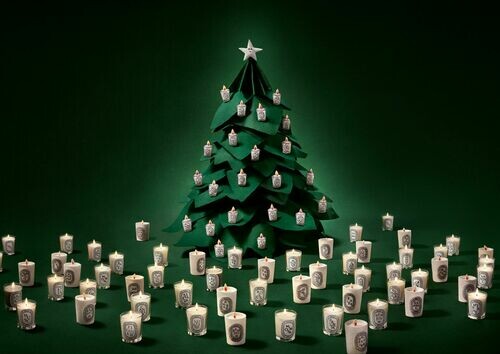 Diptyque 與英國毛氈藝術家 Lucy Sparrow 共同打造夢幻詩意節慶氛圍