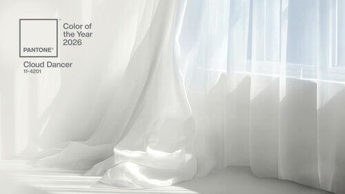 Pantone 2026 年度色彩的靜謐宣言 —— 雲光乍現的一抹柔白